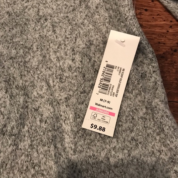 Long sleeve Cold shoulder top - Picture 2 of 2